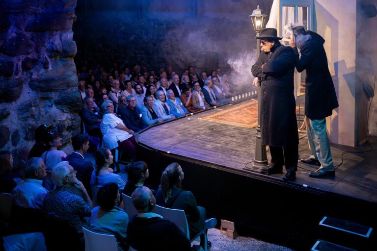 SchlossfestspieleHagenwil_Saison2025_Website_BilderPremiere39Stufen12_20250807_LGu