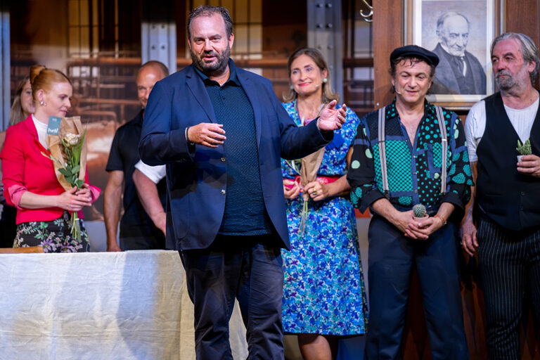 Première des Stücks „Der Geizige“ an den Schlossfestspielen Hagenwil 2026.