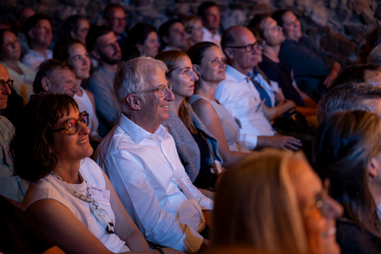 Première des Stücks „Der Geizige“ an den Schlossfestspielen Hagenwil 2026.