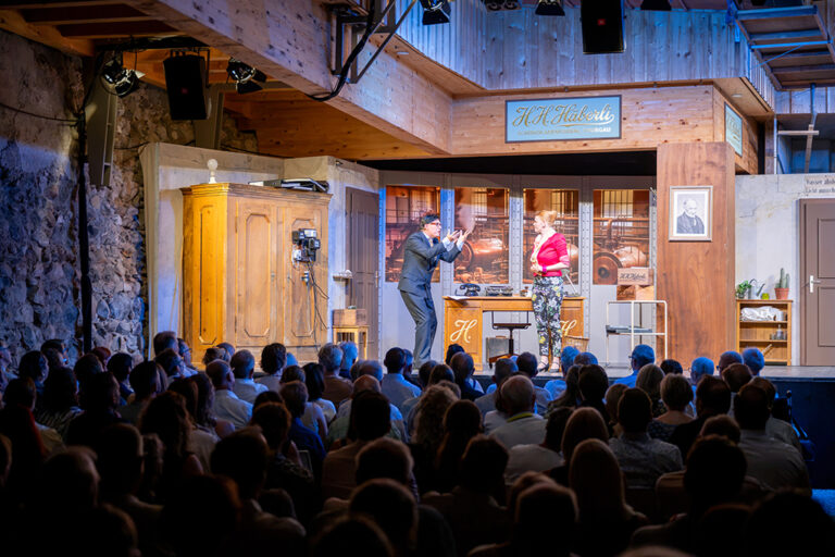Première des Stücks „Der Geizige“ an den Schlossfestspielen Hagenwil 2026.